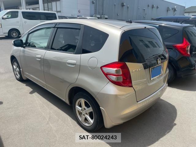 Honda FIT 2009-07 7454304-3
