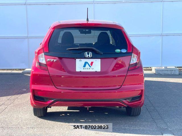 Honda FIT 2017-11 7508663-14