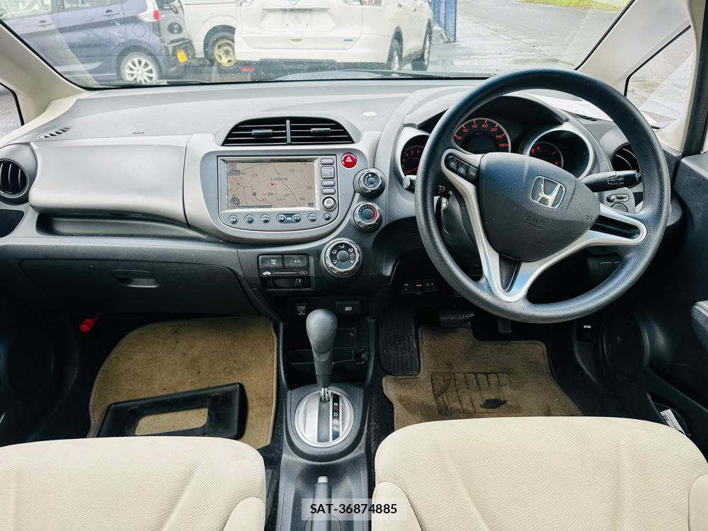 Honda FIT 2009-10 7444391-12