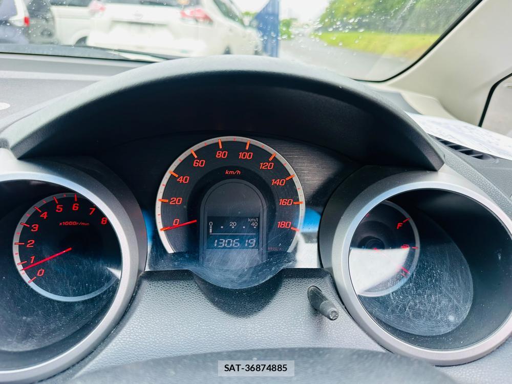 Honda FIT 2009-10 7444391-15