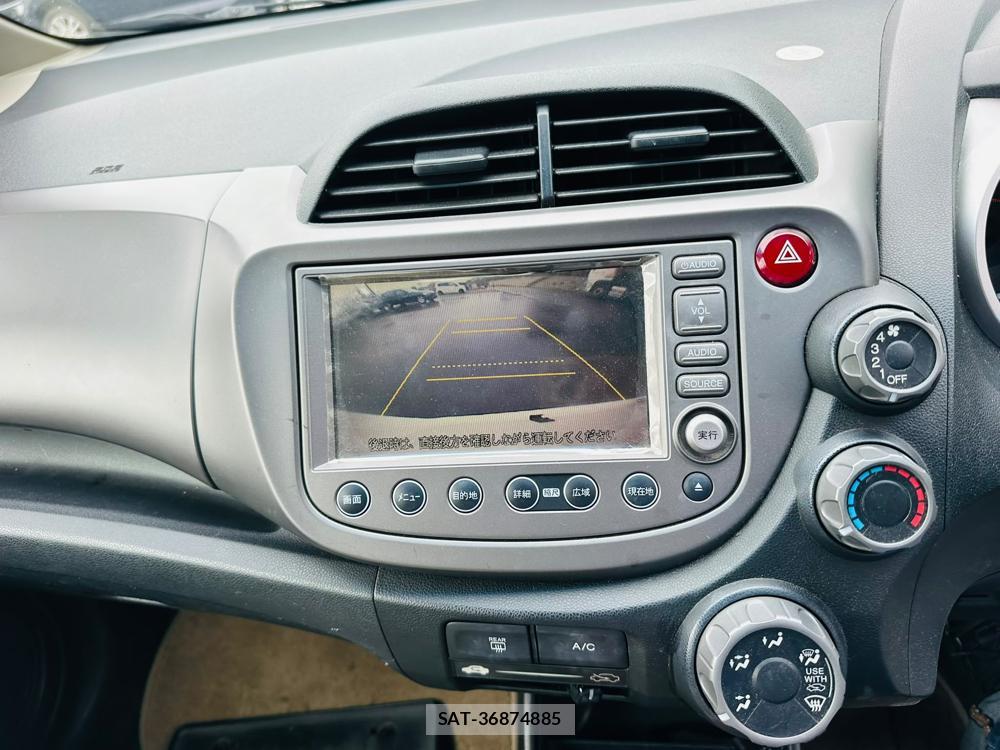 Honda FIT 2009-10 7444391-17