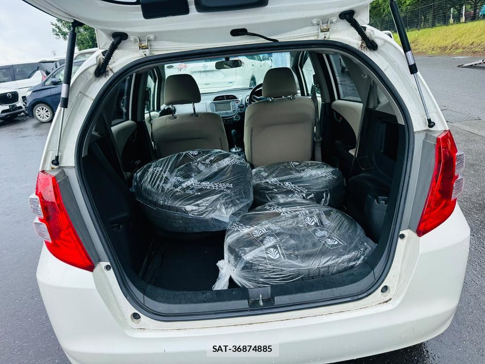 Honda FIT 2009-10 7444391-24