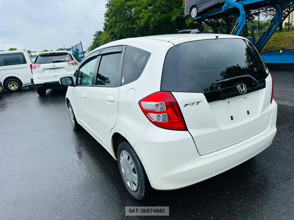 Honda FIT 2009-10 7444391-2