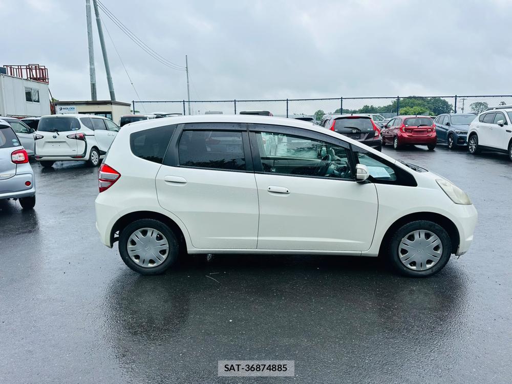 Honda FIT 2009-10 7444391-5