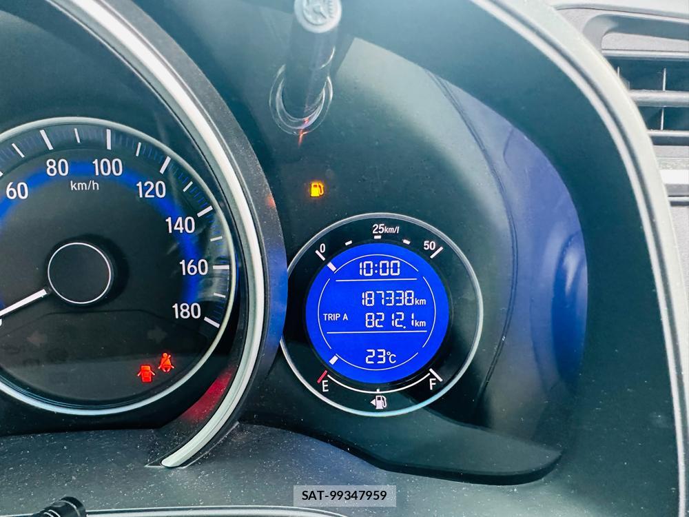 Honda FIT 2016-04 7444390-15