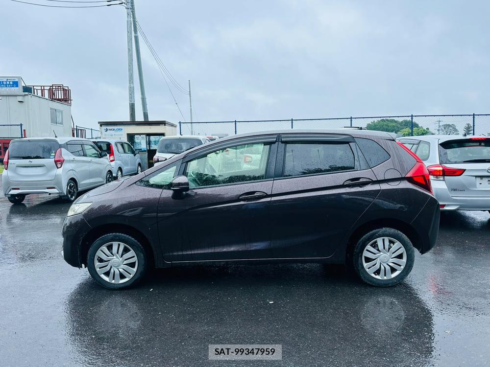 Honda FIT 2016-04 7444390-1