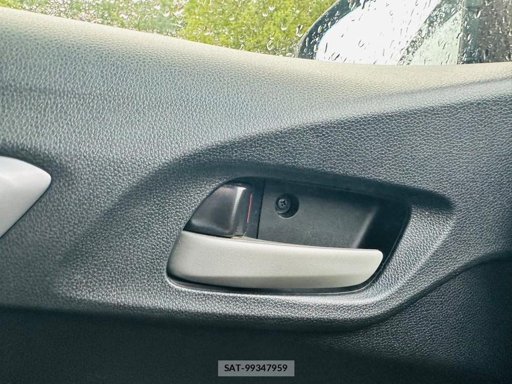 Honda FIT 2016-04 7444390-22