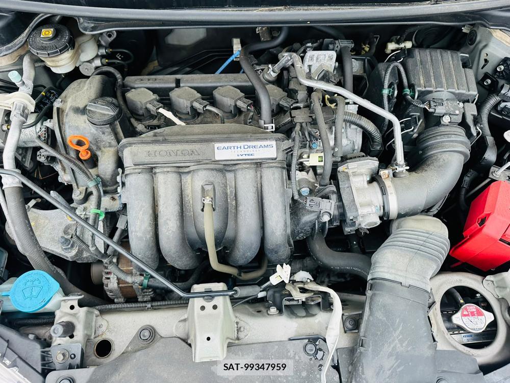 Honda FIT 2016-04 7444390-33
