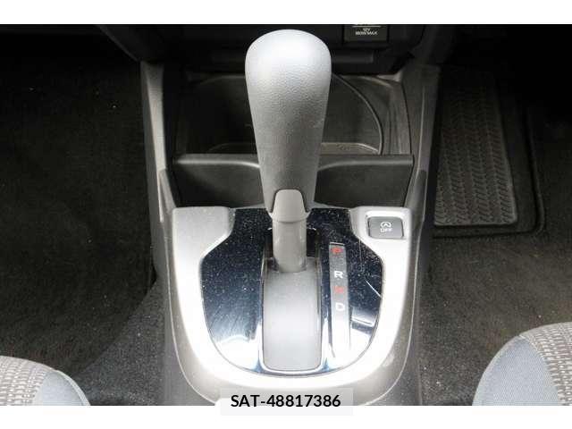 Honda FIT 2016-04 7508678-17