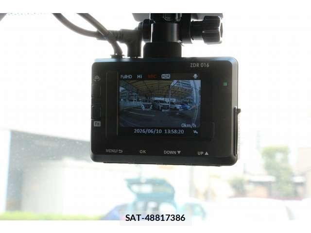 Honda FIT 2016-04 7508678-25