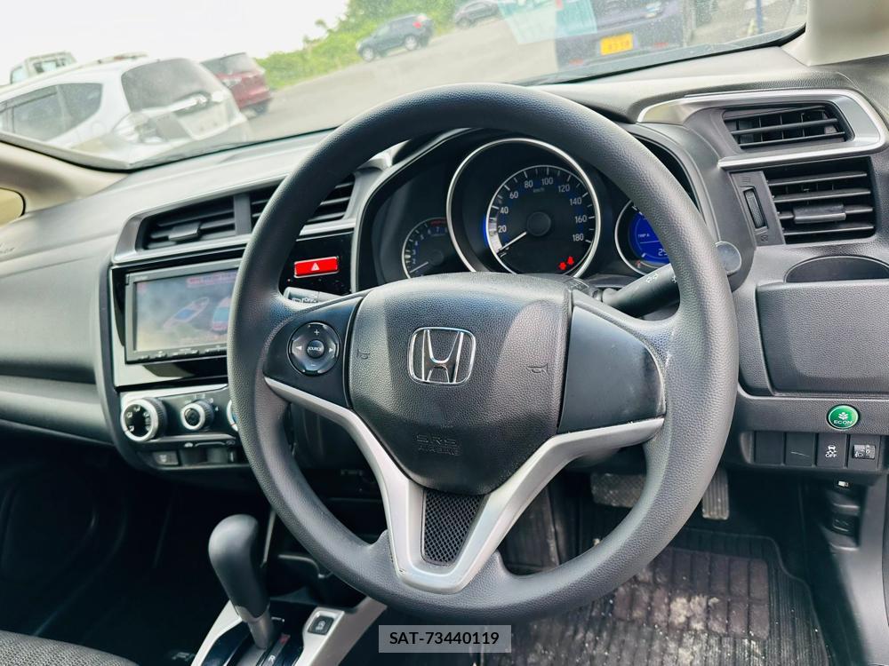 Honda FIT 2013 6937241-14