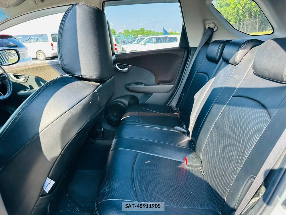 Honda FIT 2013 6700938-9