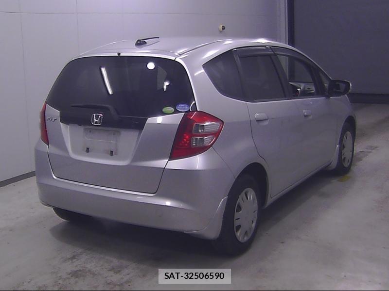 Honda FIT 2009-10 7587126-1
