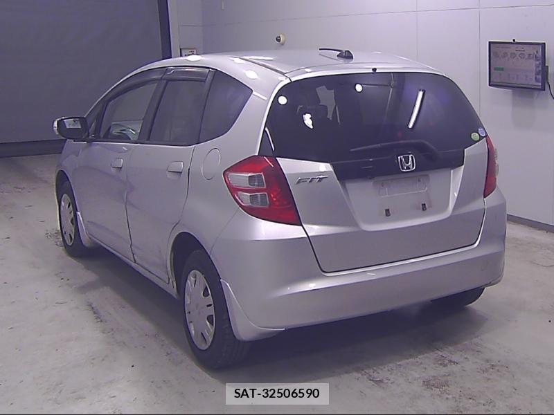 Honda FIT 2009-10 7587126-2