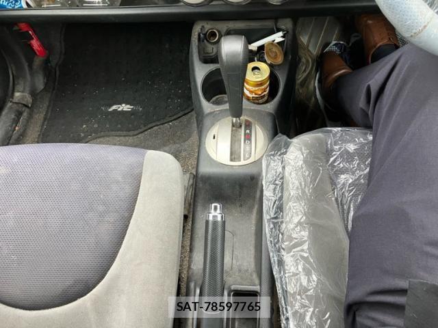 Honda FIT 2005-08 7616564-18