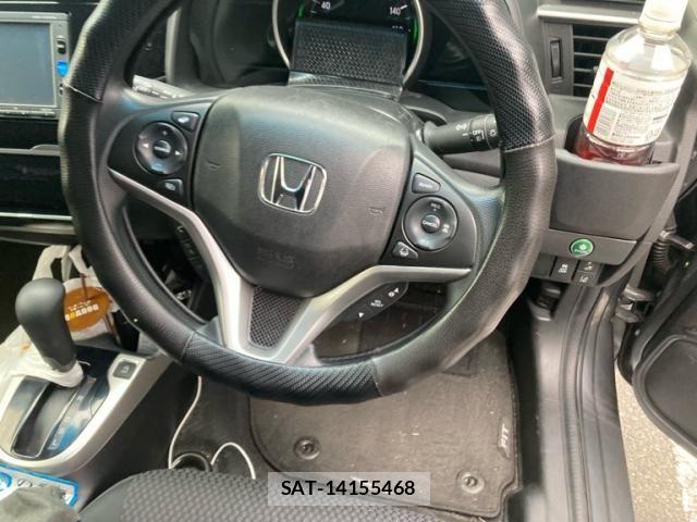 Honda FIT 2017-07 7616532-11