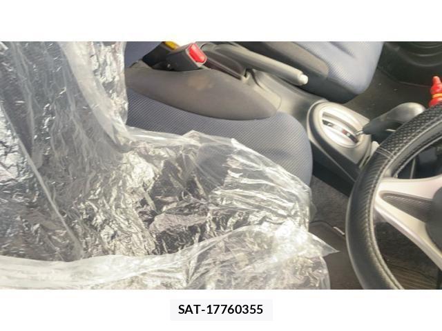 Honda FIT 2011-12 7616553-12