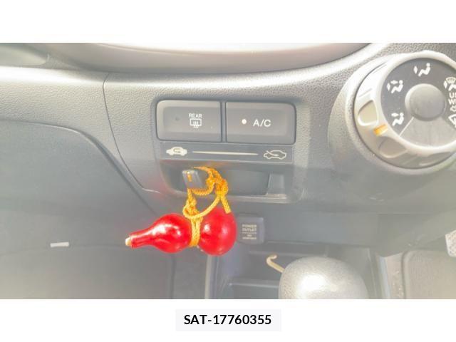 Honda FIT 2011-12 7616553-16