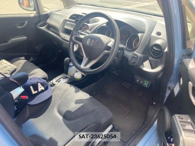 Honda FIT 2013-06 7616562-10