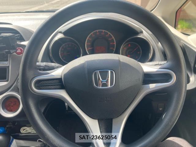 Honda FIT 2013-06 7616562-14