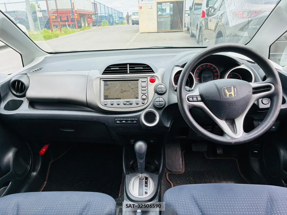 Honda FIT 2009-10 7587126-12