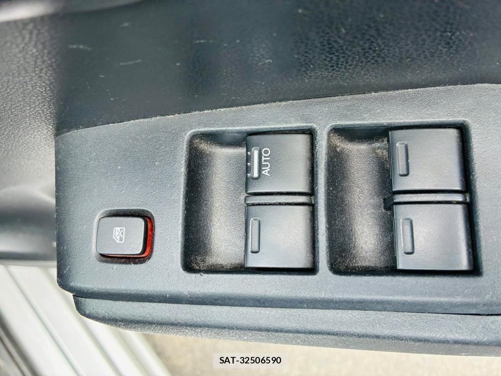 Honda FIT 2009-10 7587126-21