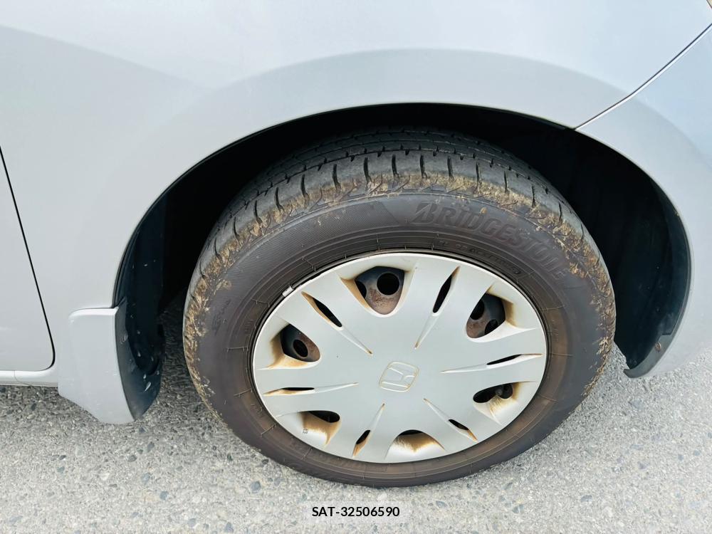 Honda FIT 2009-10 7587126-28
