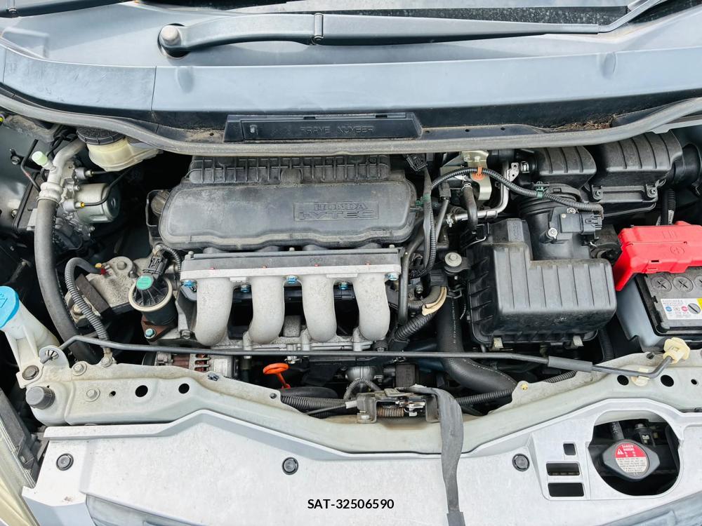 Honda FIT 2009-10 7587126-33