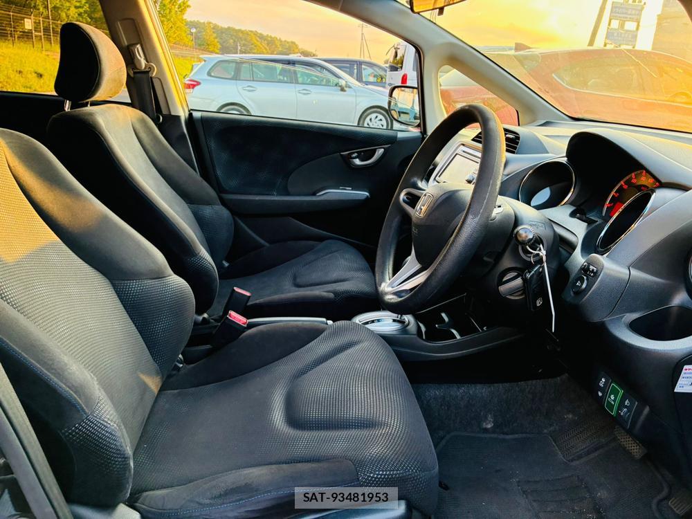 Honda FIT 2012-07 7671729-11