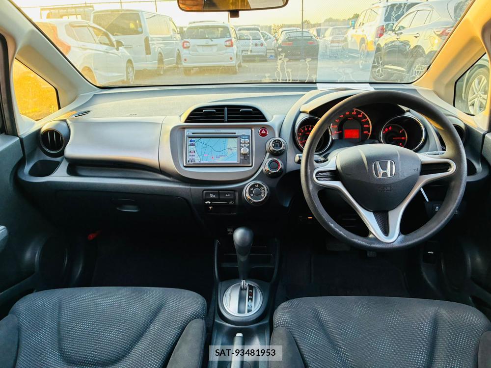 Honda FIT 2012-07 7671729-12