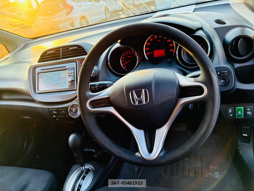 Honda FIT 2012-07 7671729-14
