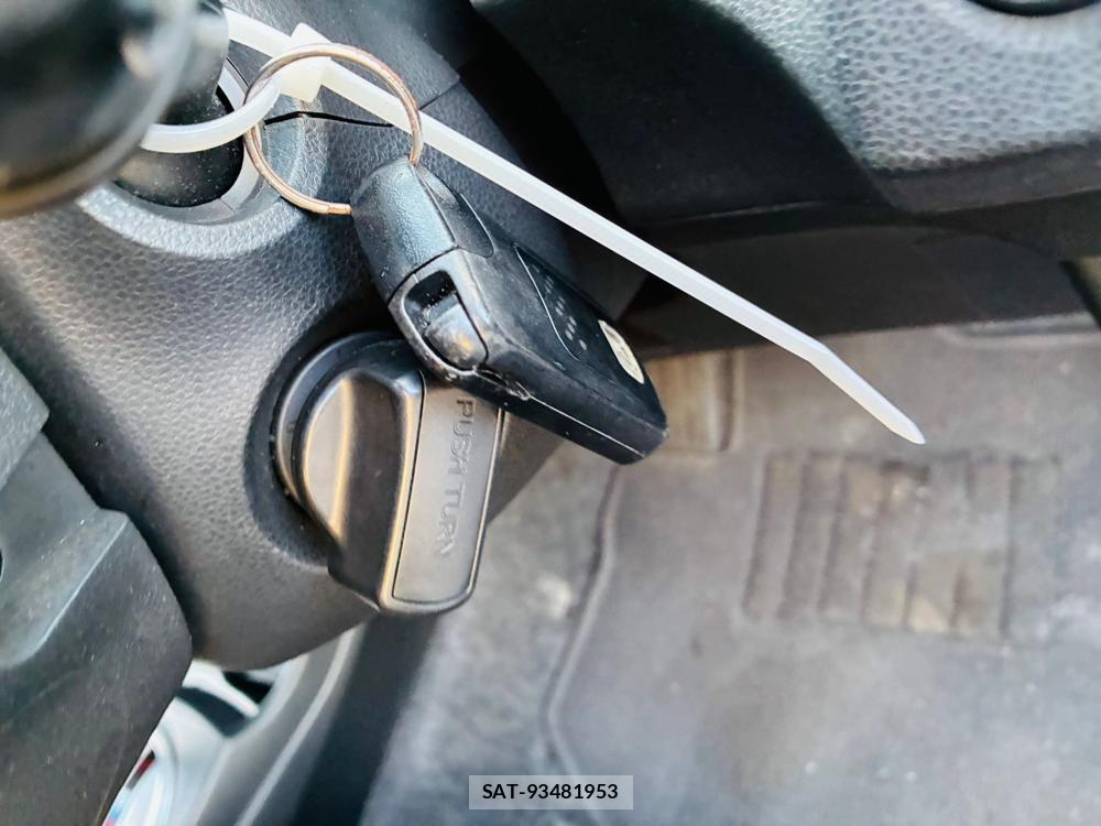 Honda FIT 2012-07 7671729-16