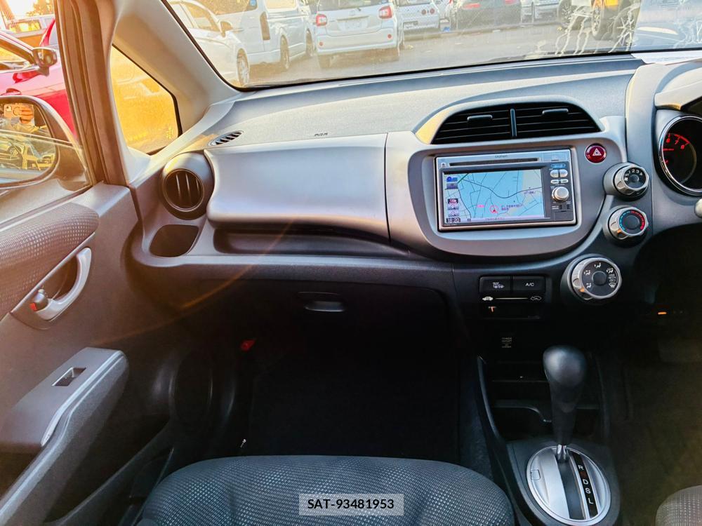 Honda FIT 2012-07 7671729-17