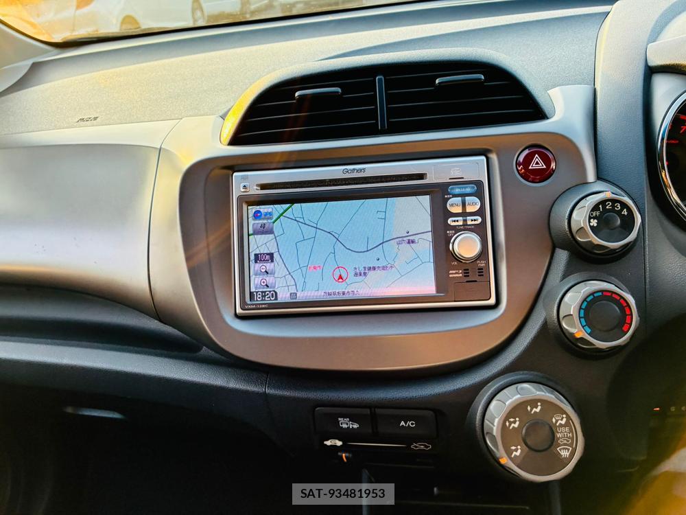 Honda FIT 2012-07 7671729-18