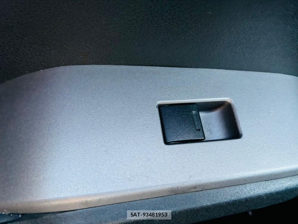 Honda FIT 2012-07 7671729-23