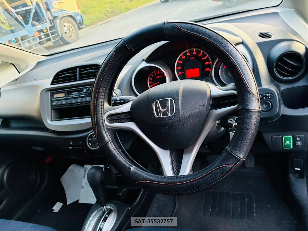 Honda FIT 2012-01 7686363-14