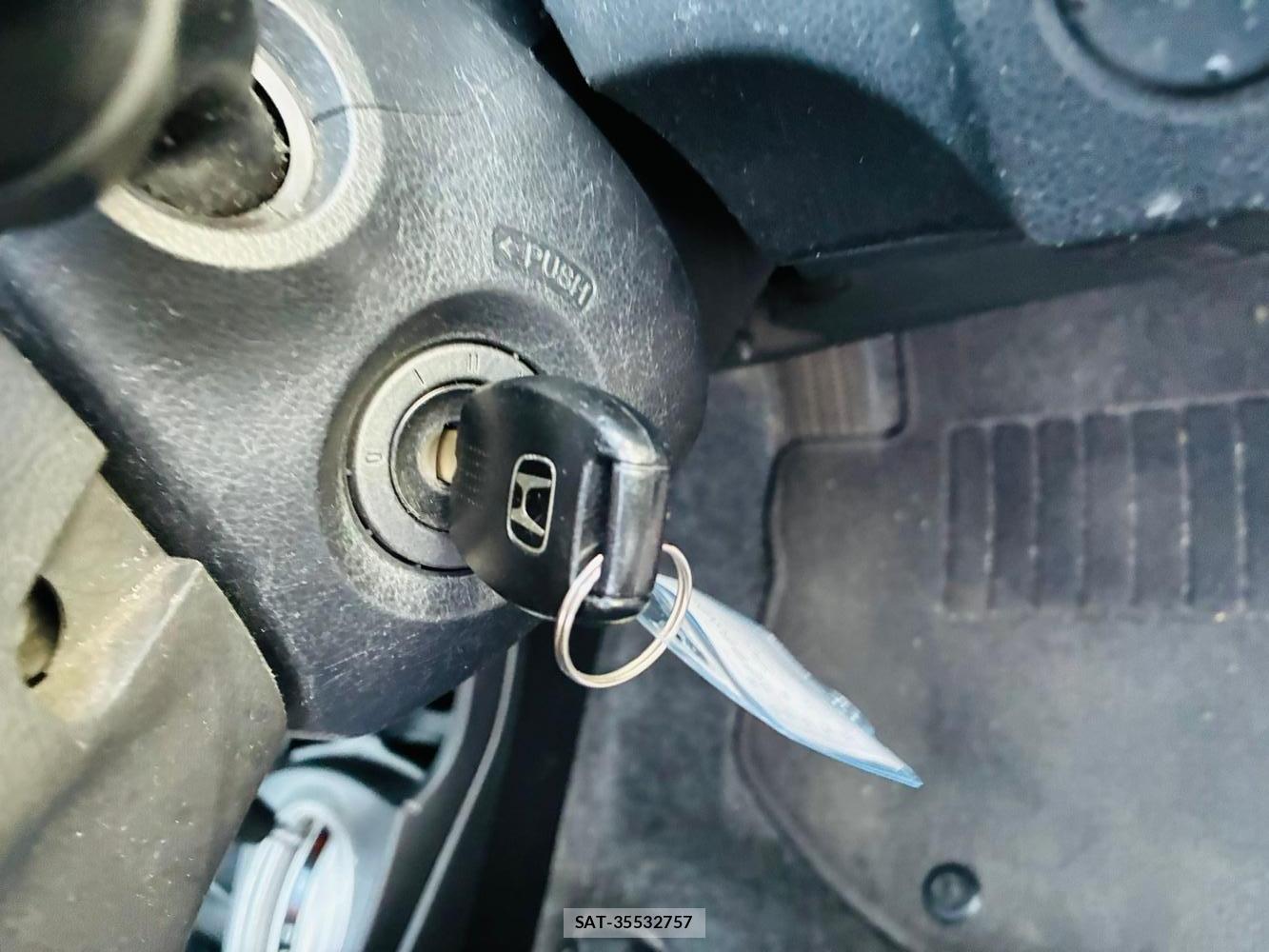 Honda FIT 2012-01 7686363-16