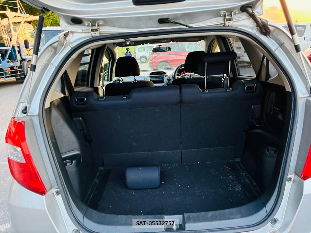 Honda FIT 2012-01 7686363-25