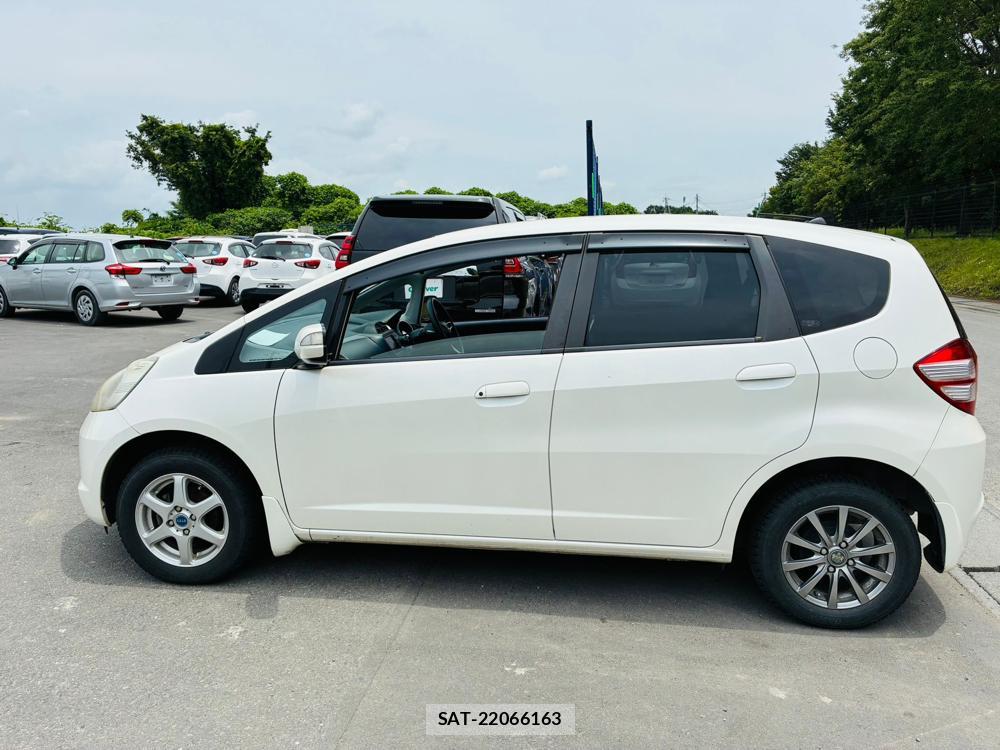 Honda FIT 2009-06 7609377-1