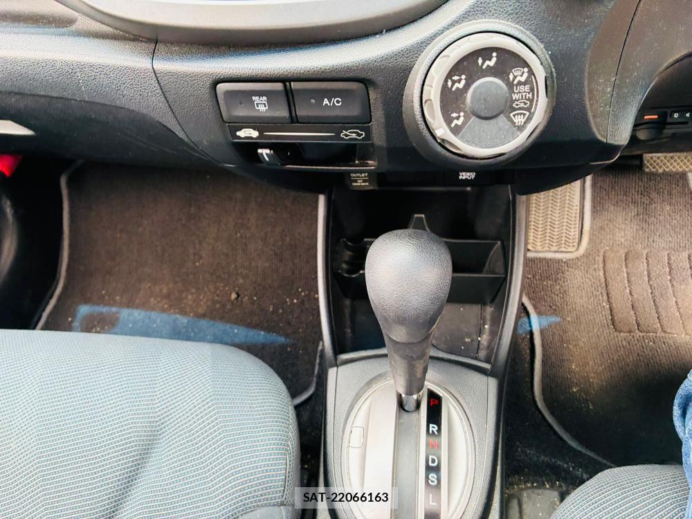 Honda FIT 2009-06 7609377-19