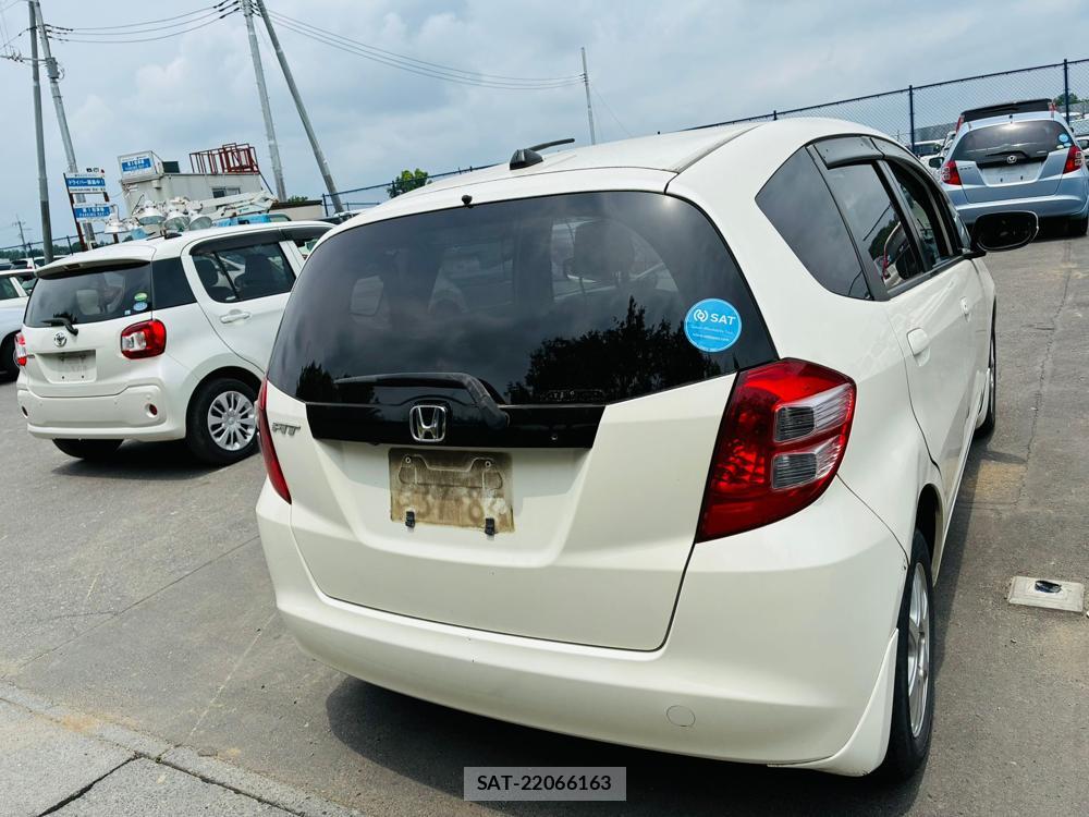 Honda FIT 2009-06 7609377-4