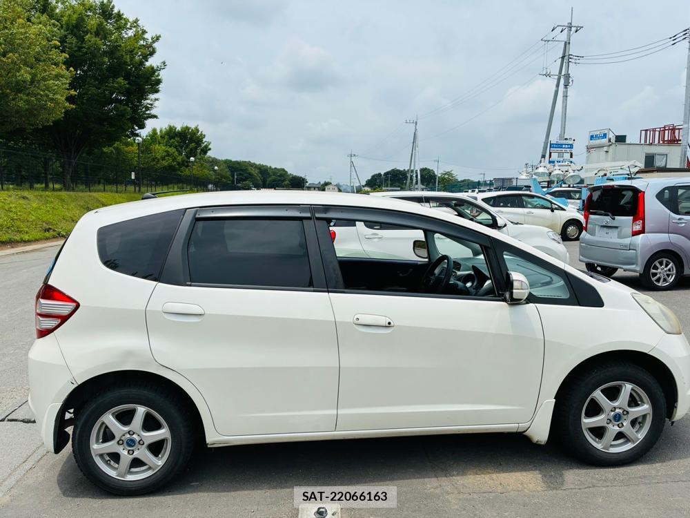 Honda FIT 2009-06 7609377-5