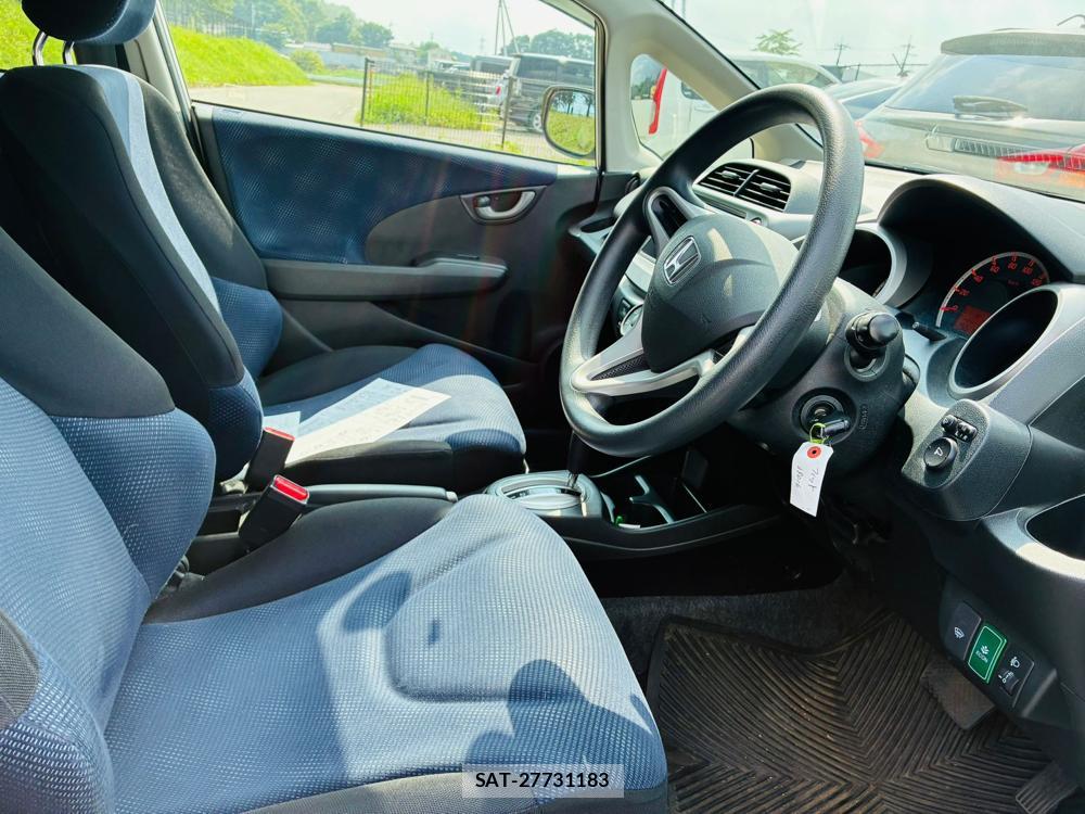 Honda FIT 2011-07 7578791-11