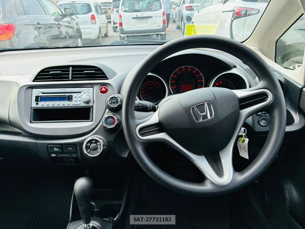 Honda FIT 2011-07 7578791-13