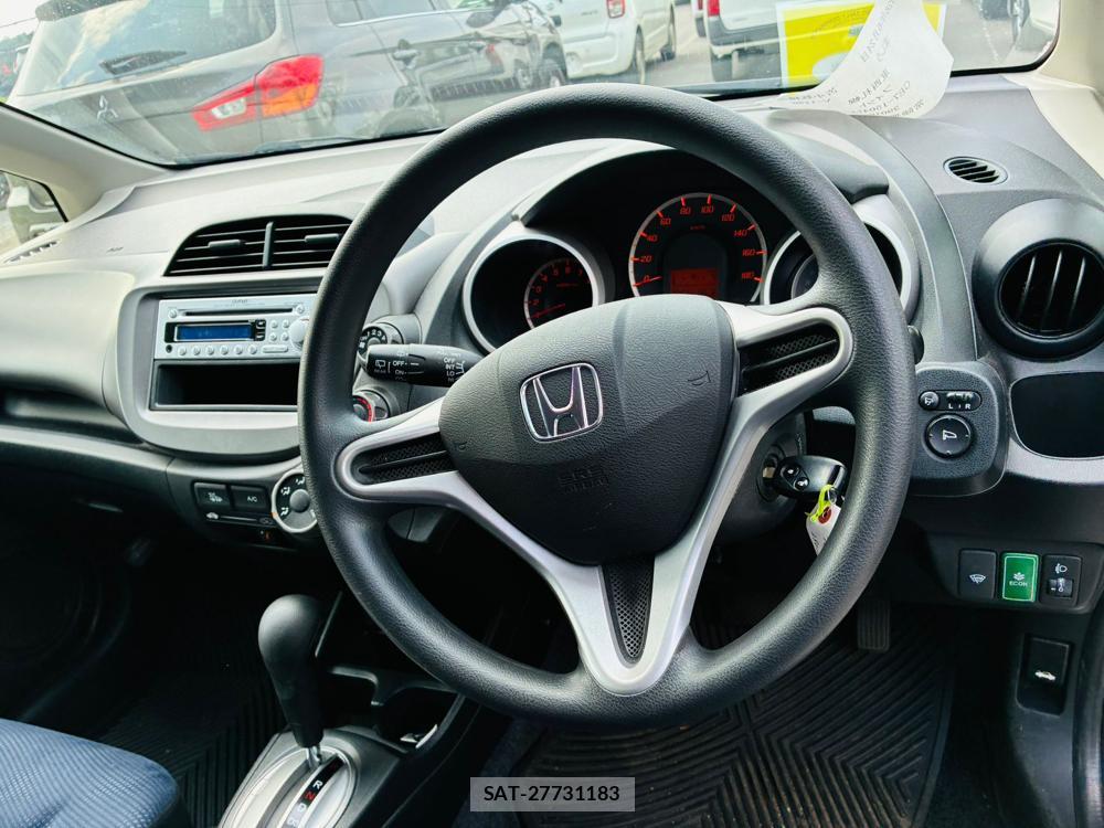 Honda FIT 2011-07 7578791-14