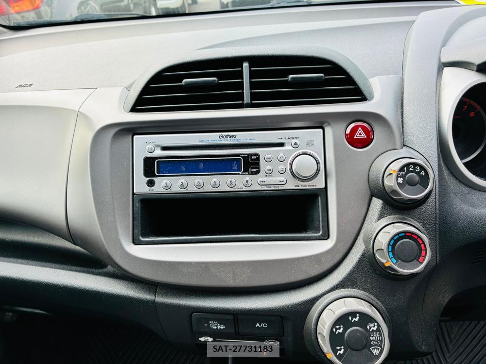 Honda FIT 2011-07 7578791-18