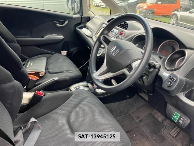 Honda FIT 2011-09 7784912-5