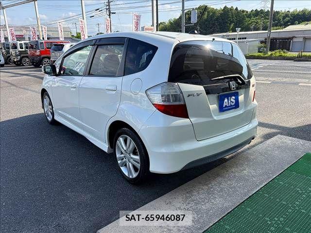 Honda FIT 2007-12 7784919-2