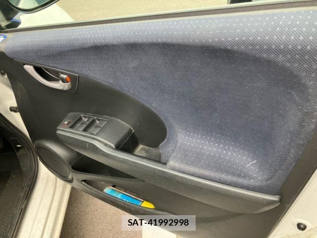 Honda FIT 2010-09 7784898-10