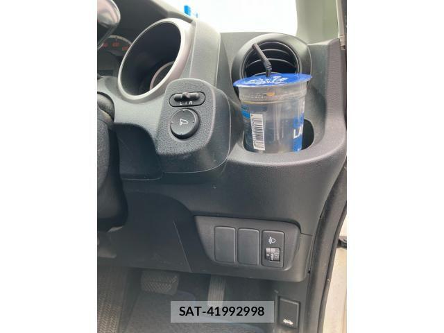 Honda FIT 2010-09 7784898-12